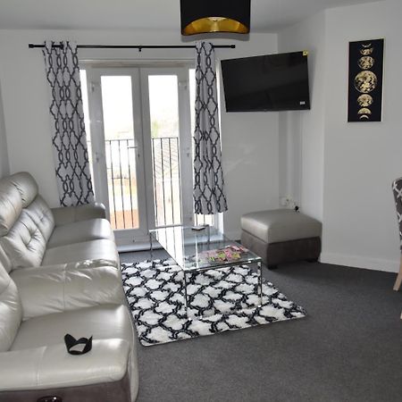 Spacious 1 Bedroom Apartment In Wigan Shevington Extérieur photo