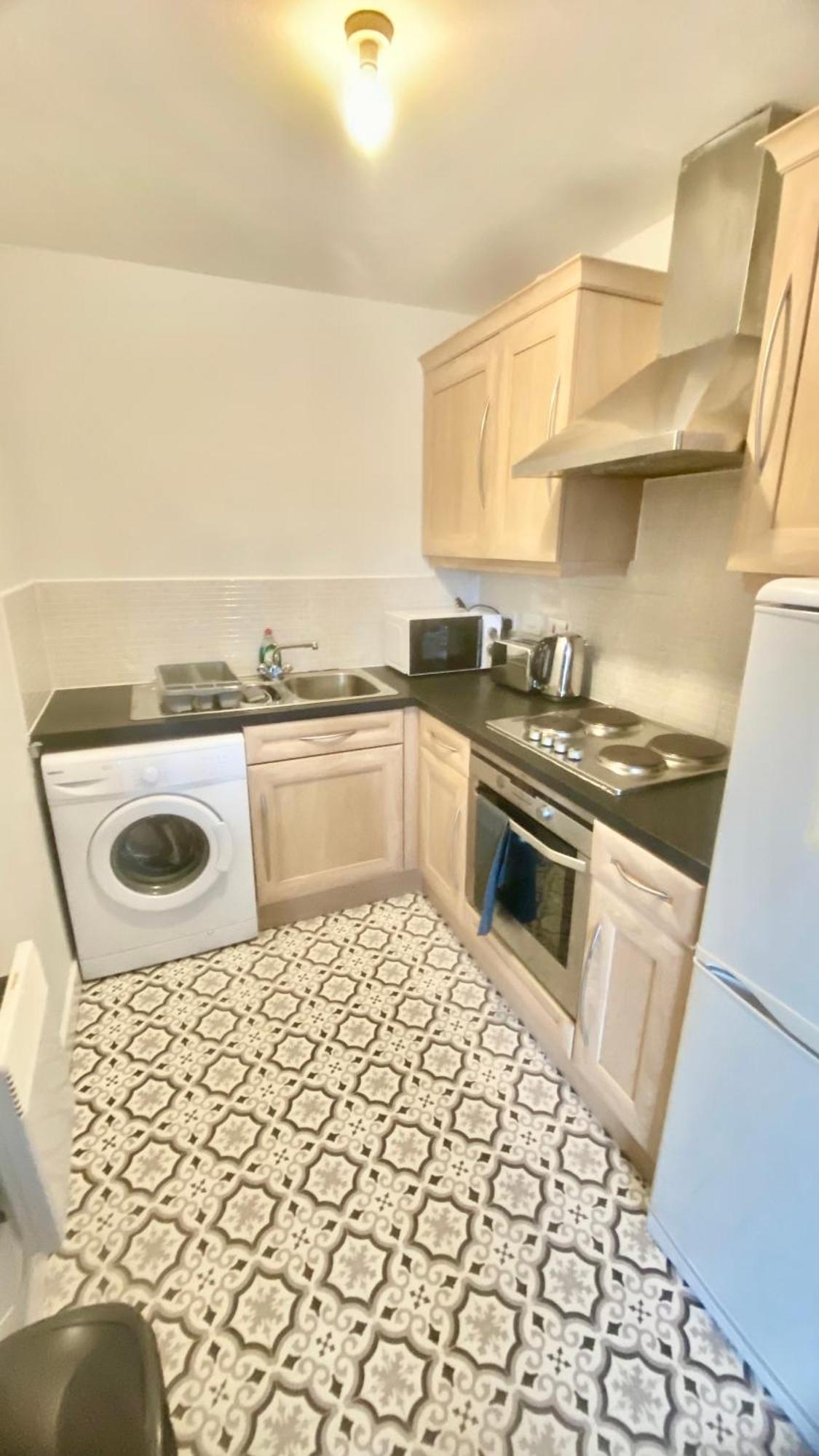 Spacious 1 Bedroom Apartment In Wigan Shevington Extérieur photo
