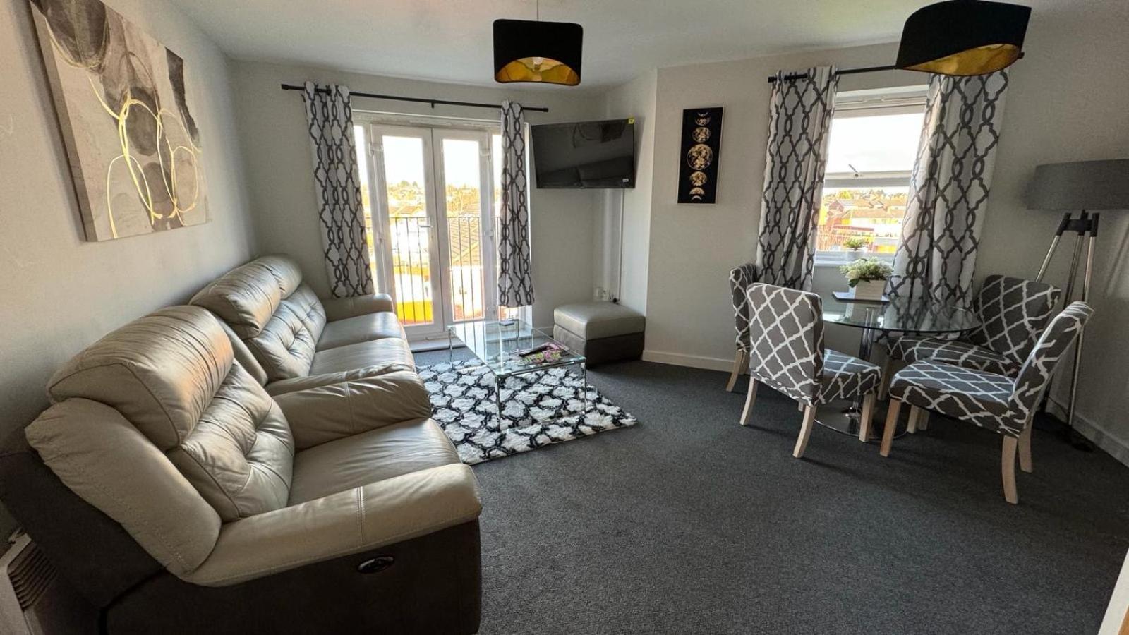Spacious 1 Bedroom Apartment In Wigan Shevington Extérieur photo